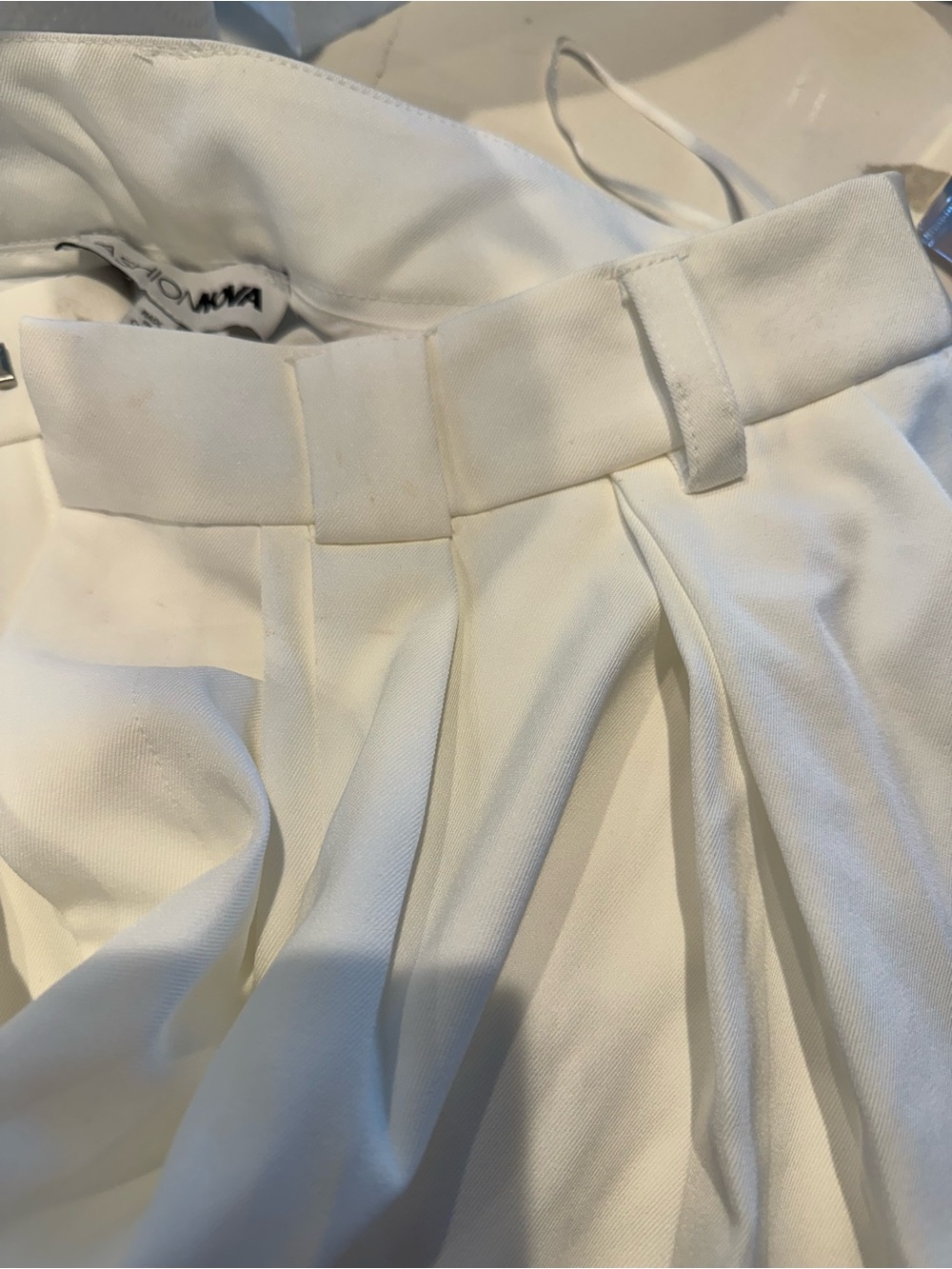 Fashion Nova White High-Waist Wide Leg Pleated Pants - Picture 4 of 4